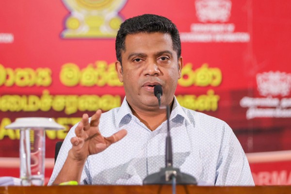 திருடர்களைப் பிடிப்பது பழிவாங்கல் அல்ல!- அமைச்சர் நளிந்த பதிலடி 